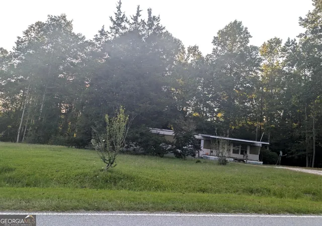 Photo 3 of Sale Pending at 322 N Hicks Rd, Toccoa, GA 30577 | MLS# 10840626 | Listing updated on 2026-09-23
