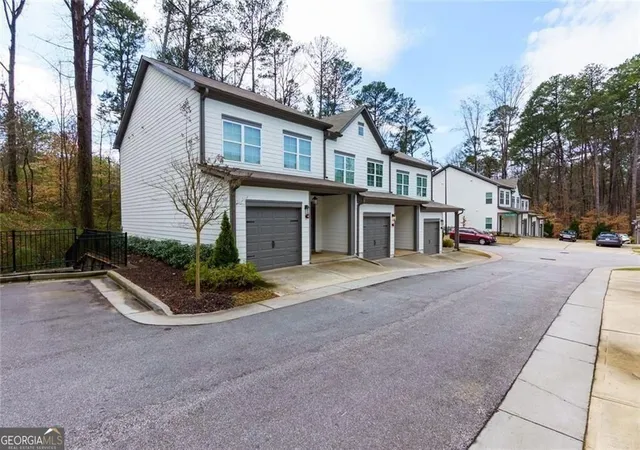 Photo 2 of Townhouse for sale at 2913 Ilir Manor Nw, Atlanta, GA 30318 | MLS# 10830460 | Listing updated on 2026-09-14