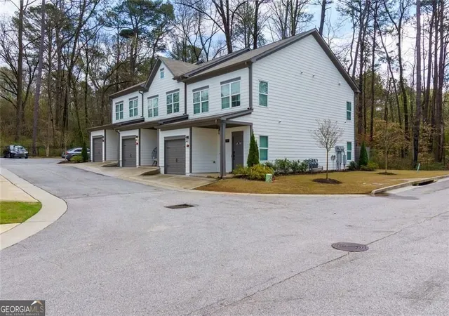 Photo 31 of Townhouse for sale at 2913 Ilir Manor Nw, Atlanta, GA 30318 | MLS# 10830460 | Listing updated on 2026-09-14