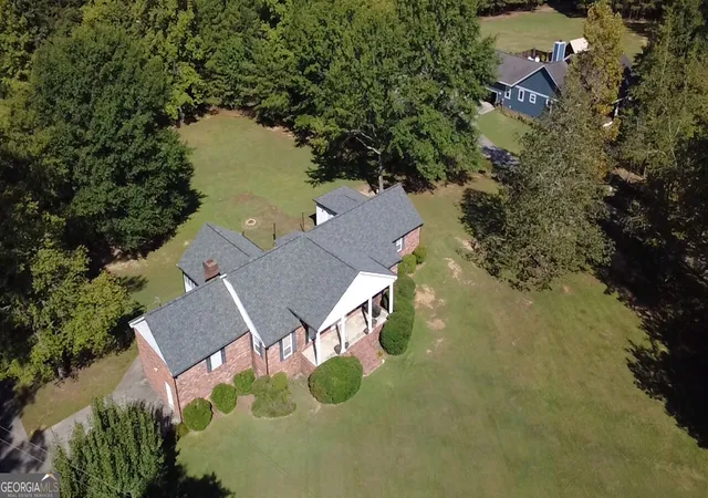 Photo 3 of Single family home for sale at 245 Forrestway Dr, Lafayette, GA 30728 | MLS# 10844706 | Listing updated on 2026-09-25