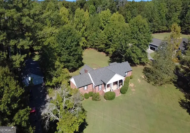 Photo 4 of Single family home for sale at 245 Forrestway Dr, Lafayette, GA 30728 | MLS# 10844706 | Listing updated on 2026-09-25