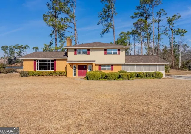 Single family home for sale at 1729 W Forest Dr, Douglas, GA 31533 | MLS# 10846138