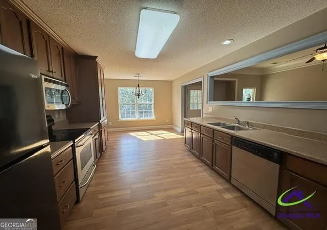 Photo 3 of Single family home for sale at 201 Boulder Crk, Kathleen, GA 31047 | MLS# 10848903 | Listing updated on 2026-10-02