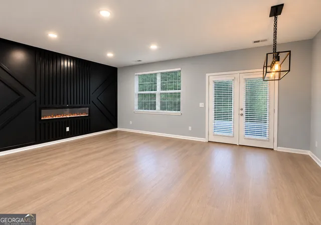 Photo 4 of Sale Pending at 6368 Kennonbriar Ct, Lithonia, GA 30058 | MLS# 10851982 | Listing updated on 2026-09-25