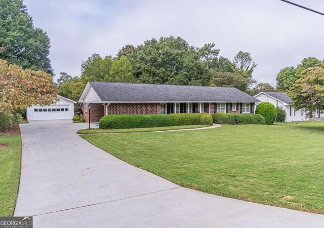 Photo 4 of Single family home for sale at 220 Craig Dr, Lawrenceville, GA 30046 | MLS# 10878511 | Listing updated on 2026-10-28
