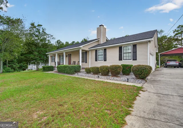 Photo 2 of Single family home for sale at 137 Sandy Run Dr, Lizella, GA 31052 | MLS# 10844051 | Listing updated on 2026-09-14