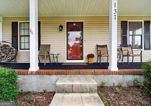 Photo 3 of Single family home for sale at 137 Sandy Run Dr, Lizella, GA 31052 | MLS# 10844051 | Listing updated on 2026-09-14