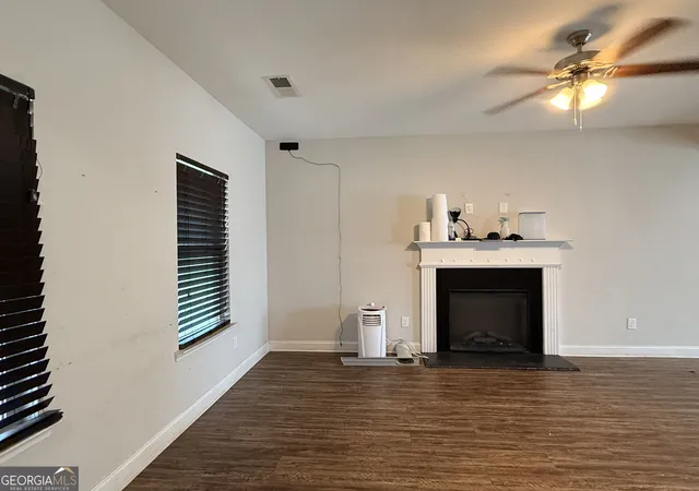Photo 3 of Single family home for sale at 559 Joneus Dr, Mcdonough, GA 30252 | MLS# 10850131 | Listing updated on 2026-10-05