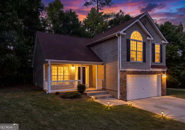 Photo 3 of Single family home for sale at 5849 Amerson Ln, Ellenwood, GA 30294 | MLS# 10880748 | Listing updated on 2026-10-29