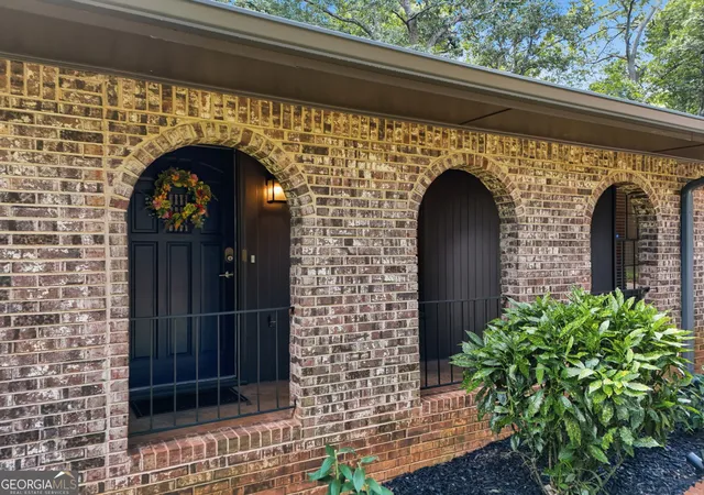 Photo 4 of Sale Pending at 5636 Crestwood Dr, Stone Mountain, GA 30087 | MLS# 10838047 | Listing updated on 2026-09-09
