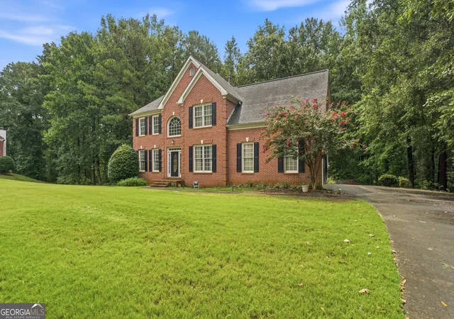 Photo 2 of Single family home for sale at 605 Trophy Ln, Conyers, GA 30094 | MLS# 10840784 | Listing updated on 2026-09-19