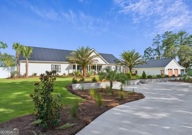 Photo 2 of Single family home for sale at 5370 Shellman Blf Rd Ne, Townsend, GA 31331 | MLS# 10799181 | Listing updated on 2026-09-14