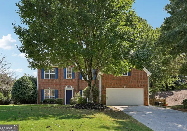 Photo 2 of Single family home for sale at 3015 Saint Andrews Ct, Cumming, GA 30041 | MLS# 10852683 | Listing updated on 2026-10-27