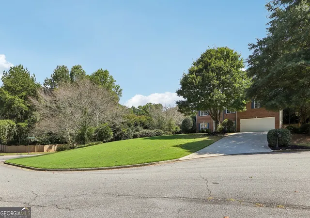 Photo 3 of Single family home for sale at 3015 Saint Andrews Ct, Cumming, GA 30041 | MLS# 10852683 | Listing updated on 2026-10-27