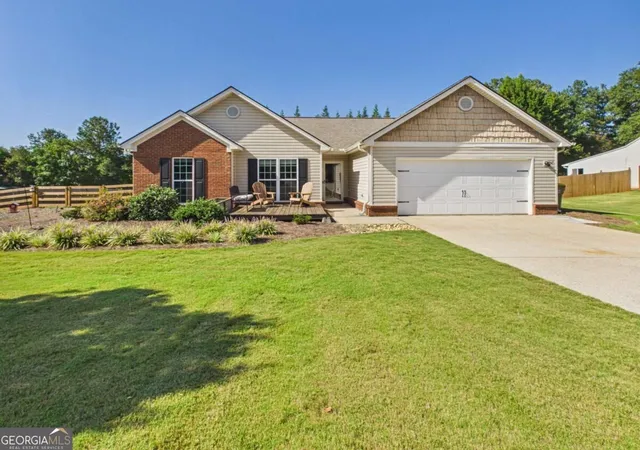 Single family home for sale at 231 Lucas Way, Statham, GA 30666 | MLS# 10843609