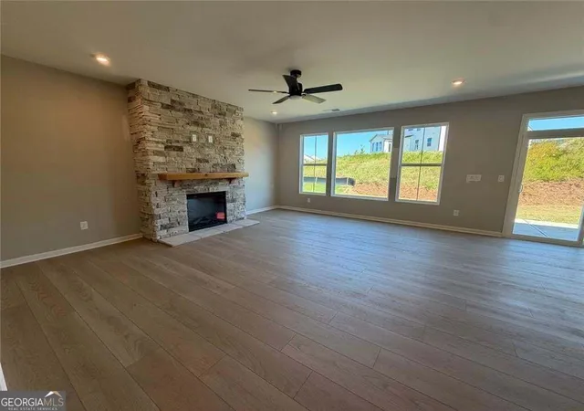Photo 4 of Single family home for sale at 258 Loon Lake Wy, Hoschton, GA 30548 | MLS# 10825174 | Listing updated on 2026-10-28