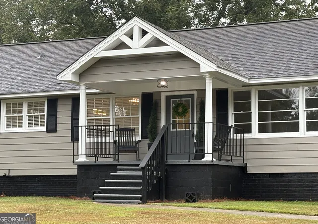 Photo 3 of Sale Pending at 49 Parkway Dr, Toccoa, GA 30577 | MLS# 10842305 | Listing updated on 2026-10-01