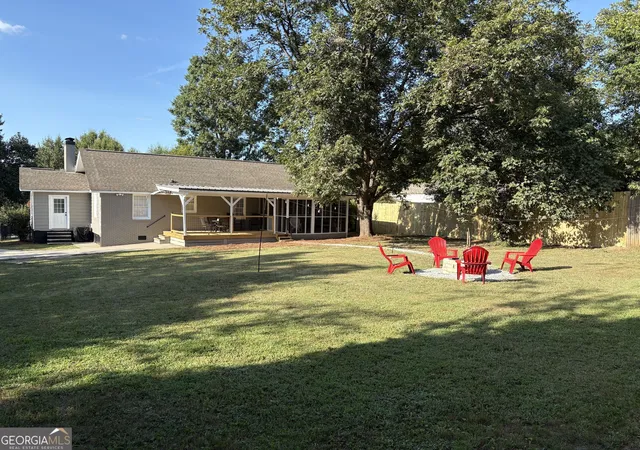 Photo 3 of Sale Pending at 49 Parkway Dr, Toccoa, GA 30577 | MLS# 10842305 | Listing updated on 2026-10-01