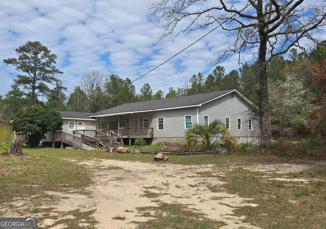 Photo 1 of Single family home for sale at 253 Pottery Rd, Lizella, GA 31052 | MLS# 10850916 | Listing updated on 2026-09-28