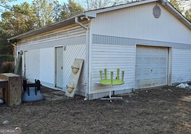 Photo 4 of Single family home for sale at 253 Pottery Rd, Lizella, GA 31052 | MLS# 10850916 | Listing updated on 2026-09-28