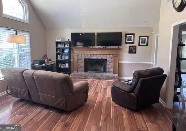 Photo 3 of Sale Pending at 325 Windsor Dr, Fayetteville, GA 30215 | MLS# 10840407 | Listing updated on 2026-09-16