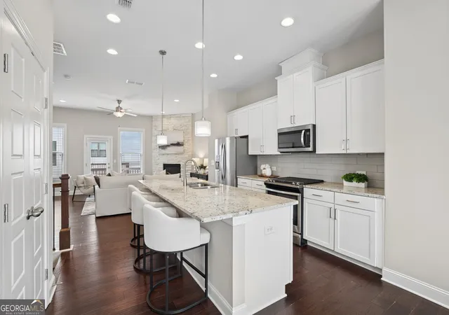Photo 2 of Townhouse for sale at 2044 Rockledge Rd Ne, Atlanta, GA 30324 | MLS# 10822791 | Listing updated on 2026-09-09