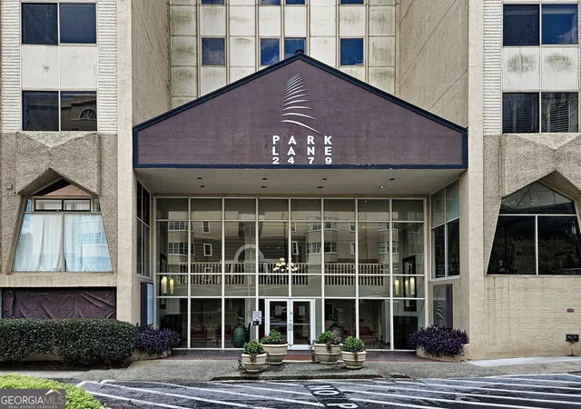 Photo 3 of Condo for sale at 2479 Peachtree Rd Ne #611, Atlanta, GA 30305 | MLS# 10839953 | Listing updated on 2026-09-23
