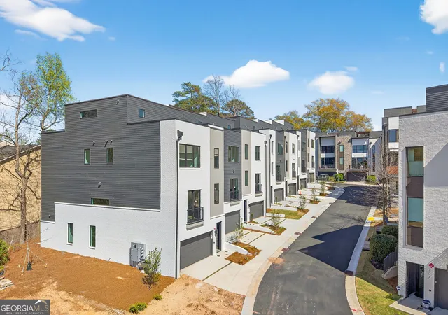 Photo 2 of Townhouse for sale at 420 Cedar Dust Dr, Decatur, GA 30030 | MLS# 10821295 | Listing updated on 2026-09-11