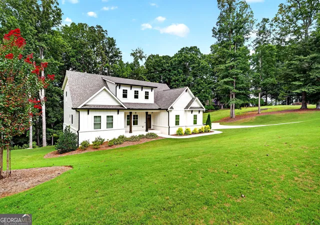Photo 3 of Single family home for sale at 727 Old Collins Rd, Hoschton, GA 30548 | MLS# 10841437 | Listing updated on 2026-09-21