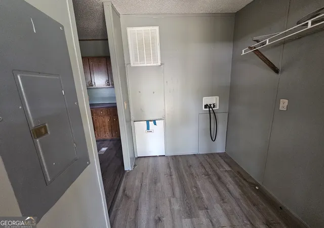Photo 3 of Single family home for sale at 33 Sherwood Dr SE, Allenhurst, GA 31301 | MLS# 10844915 | Listing updated on 2026-09-18