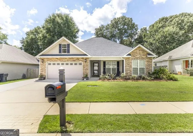 Photo 2 of Sale Pending at 523 Wooden Eagle Trl, Kathleen, GA 31047 | MLS# 10838017 | Listing updated on 2026-09-07