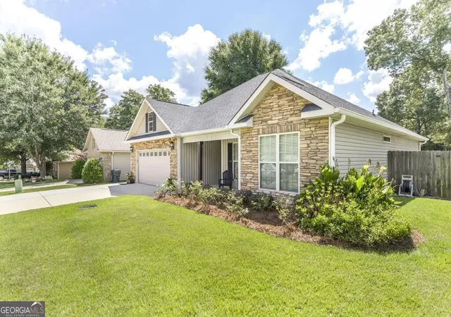 Photo 3 of Sale Pending at 523 Wooden Eagle Trl, Kathleen, GA 31047 | MLS# 10838017 | Listing updated on 2026-09-07
