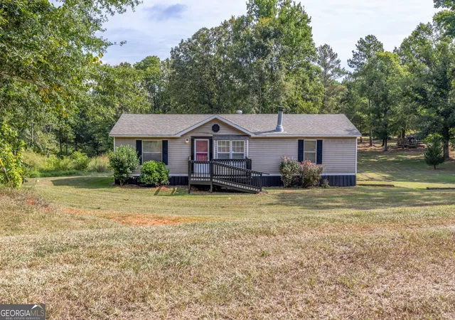 Photo 3 of Sale Pending at 201 Valley Cir, Washington, GA 30673 | MLS# 10840778 | Listing updated on 2026-10-16