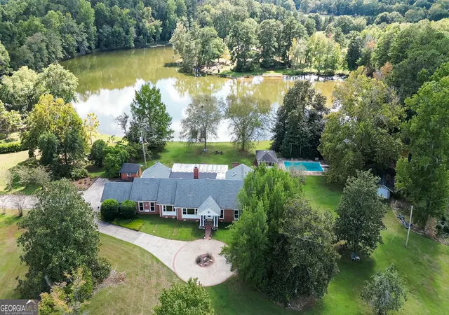 Photo 4 of Single family home for sale at 187 Peeples Rd, Fayetteville, GA 30215 | MLS# 10847170 | Listing updated on 2026-09-23