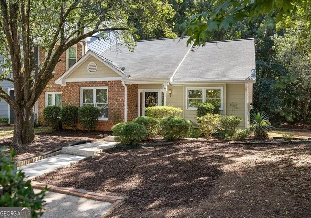 Photo 3 of Townhouse for sale at 1100 Shiloh Ln Nw, Kennesaw, GA 30144 | MLS# 10846435 | Listing updated on 2026-10-08
