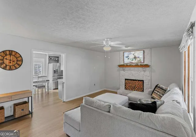 Photo 4 of Single family home for sale at 323 West Ln, Woodstock, GA 30188 | MLS# 10844877 | Listing updated on 2026-09-14