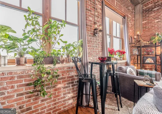 Listing Photo 3 - Condo for sale in building located at 3235 Roswell Rd Ne, Atlanta, GA 30305 - Unit #819
