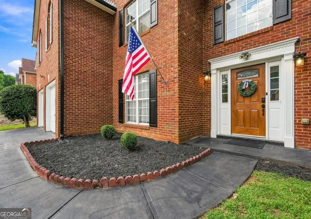 Photo 4 of Single family home for sale at 305 Paper Ml Dr, Lawrenceville, GA 30046 | MLS# 10837583 | Listing updated on 2026-09-15