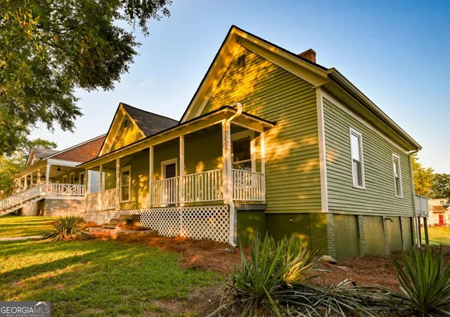 Photo 1 of Single family home for sale at 6 N Broad St, Covington, GA 30014 | MLS# 10840605 | Listing updated on 2026-10-08