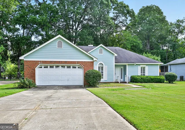 Photo 3 of Single family home for sale at 218 Hummingbird Ln, Albany, GA 31707 | MLS# 10841010 | Listing updated on 2026-10-14