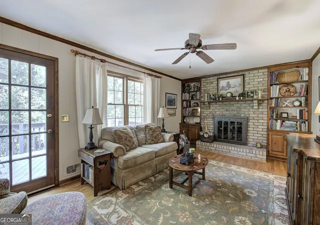 Photo 4 of Single family home for sale at 2747 Pinestream Dr NE, Marietta, GA 30068 | MLS# 10852353 | Listing updated on 2026-10-08