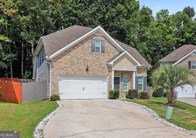 Photo 1 of Single family home for sale at 572 Sprayberry Dr, Stockbridge, GA 30281 | MLS# 10851033 | Listing updated on 2026-10-06