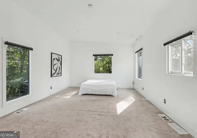 Photo 4 of Single family home for sale at 1087 Lee Cir NE, Atlanta, GA 30324 | MLS# 10877629 | Listing updated on 2026-10-27