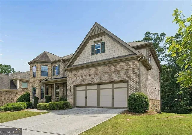 Photo 2 of Single family home for sale at 4770 Skylark Ln, Cumming, GA 30041 | MLS# 10849973 | Listing updated on 2026-10-07