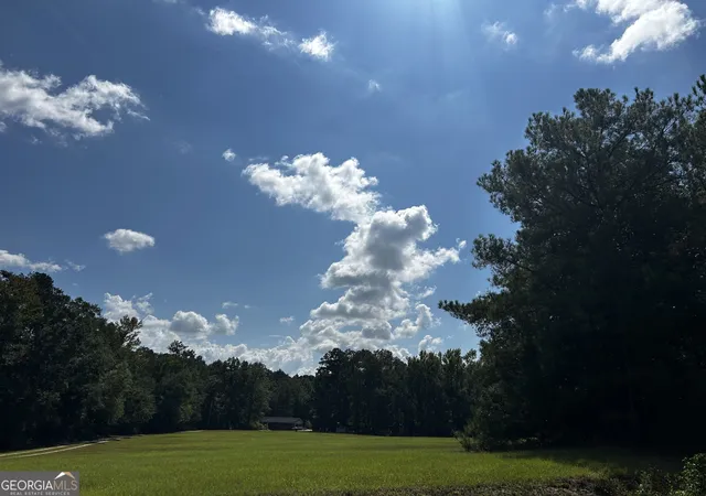 Photo 3 of Single family home for sale at 208 Crawford Rd SE, Milledgeville, GA 31061 | MLS# 10850465 | Listing updated on 2026-10-05