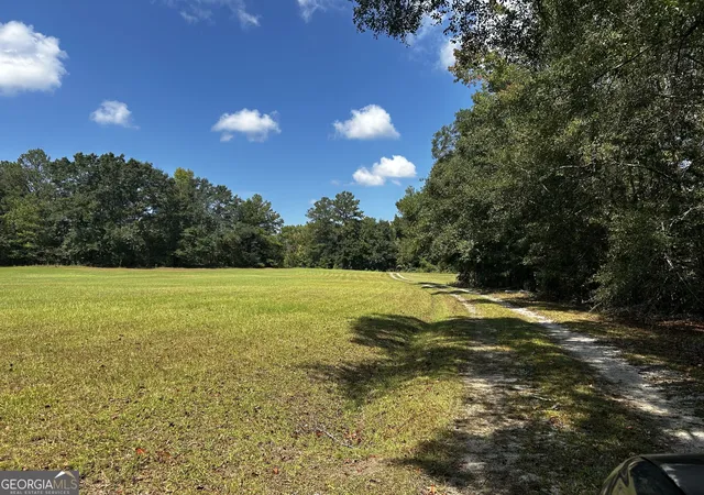 Photo 4 of Single family home for sale at 208 Crawford Rd SE, Milledgeville, GA 31061 | MLS# 10850465 | Listing updated on 2026-10-05