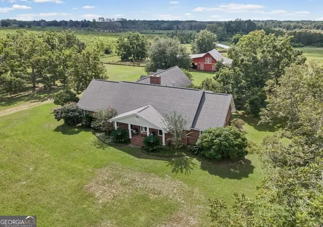 Photo 1 of Single family home for sale at 1024 Ten Mile Rd, Fitzgerald, GA 31750 | MLS# 10851856 | Listing updated on 2026-10-07