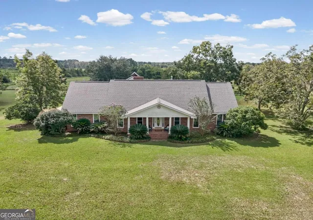 Photo 4 of Single family home for sale at 1024 Ten Mile Rd, Fitzgerald, GA 31750 | MLS# 10851856 | Listing updated on 2026-10-07