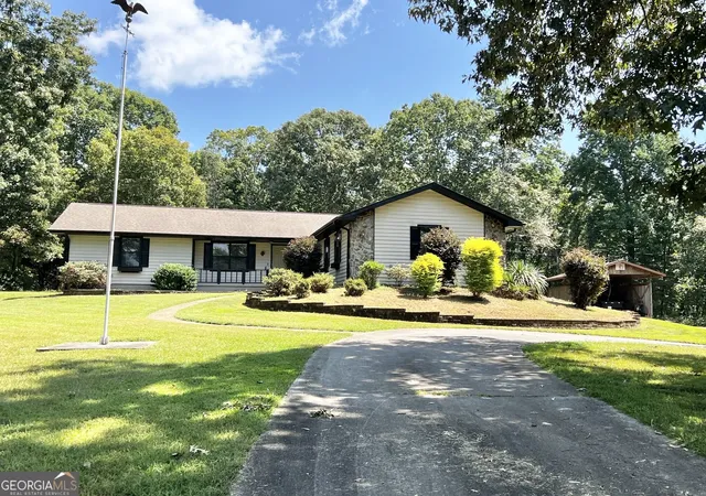 Photo 1 of Sale Pending at 416 Glade Rd, Mount Airy, GA 30563 | MLS# 10794708 | Listing updated on 2026-09-10