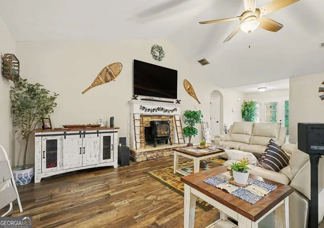 Photo 4 of Single family home for sale at 140 Rolling Oaks Ln, Colbert, GA 30628 | MLS# 10872154 | Listing updated on 2026-10-27